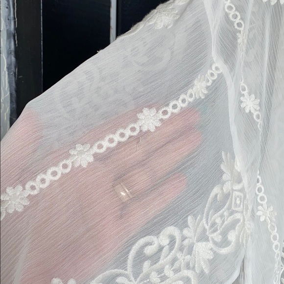 *SOLD* Embroidered kimono - Picture 6 of 7